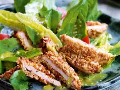 Caesar Salad mit Knusperschnitzel