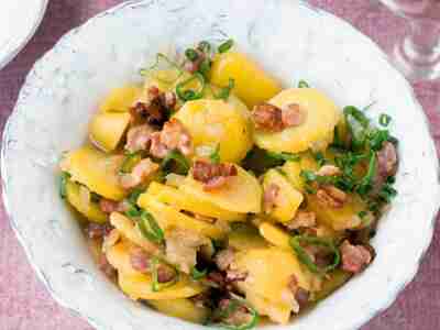 Kartoffelsalat mit Brühe