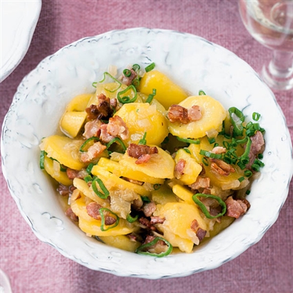 Kartoffelsalat mit Brühe