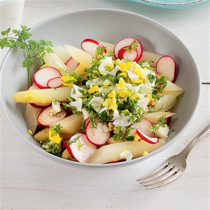 Spargelsalat mit Radieschen-Vinaigrette