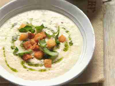Steirer Almkäsesuppe mit Petersilien-Kresse-Pesto
