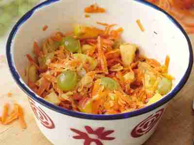 Fruchtiger Möhrensalat mit Apfel