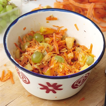 Fruchtiger Möhrensalat mit Apfel