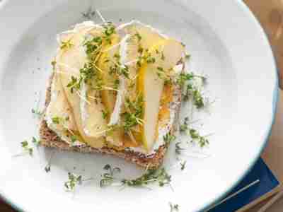 Dinkelbrot mit Birnen