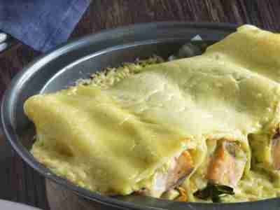 Lachs-Cannelloni in Crème-fraîche-Senf-Sauce