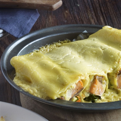 Lachs-Cannelloni in Crème-fraîche-Senf-Sauce