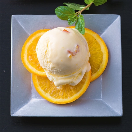 Orangeneis mit Sirup