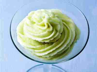 Grünes Apfelsorbet mit Zitronengras