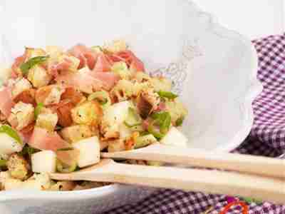 Brotsalat mit Melone