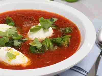 Tomatensuppe mit Ricotta