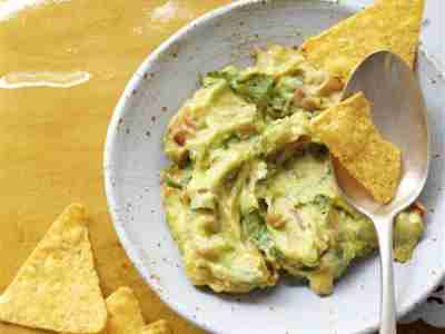 Guacamole mit Frühlingszwiebeln