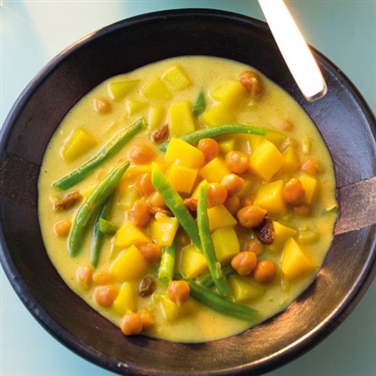 Indisches Kartoffelcurry mit Kichererbsen