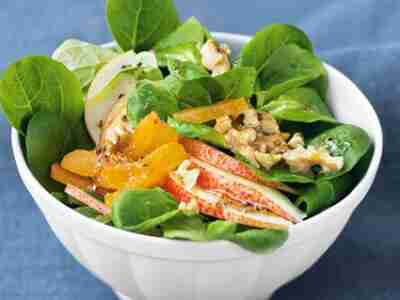 Feldsalat mit Birne und Aprikosen