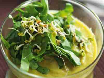 Scharfe Kokos-Blumenkohl-Suppe