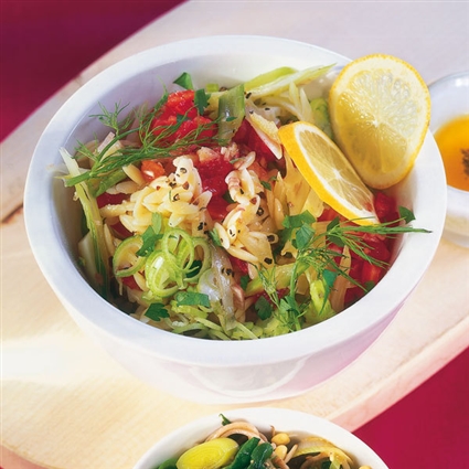 Griechischer Kritharáki-Nudel-Salat