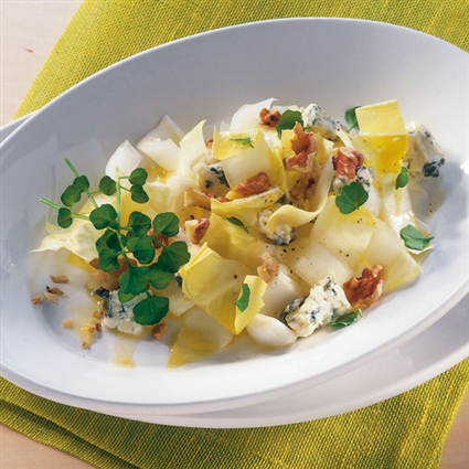 Schneller Chicoréesalat mit Roquefort