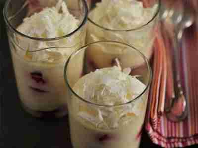 Mandarinen-Quark-Mousse mit Himbeeren