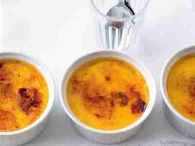 Aprikosen-Crème-brûlée