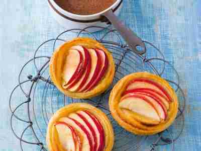 Apfeltartelettes mit Mokka-Sabayon