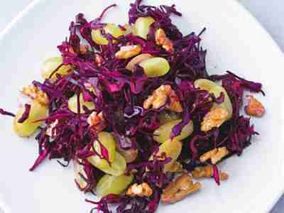 Rotkohl-Trauben-Salat