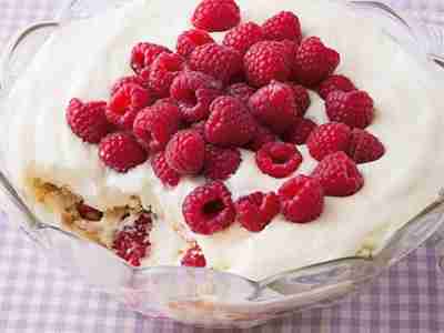 Sherry-Trifle mit Himbeeren