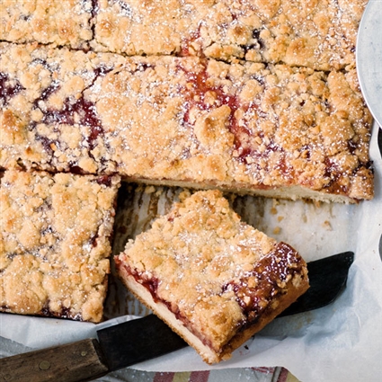 Streuselkuchen mit Lieblingskonfitüre