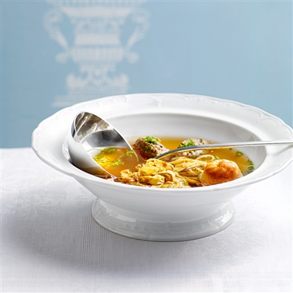 Hochzeitssuppe mit dreierlei drin
