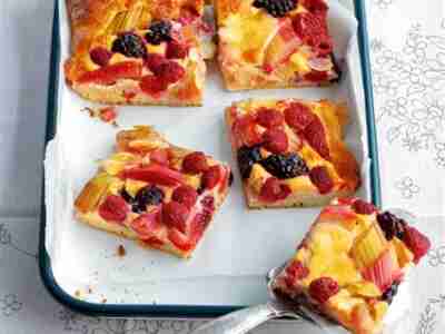 Rhabarber-Beeren-Pizza