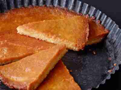 Mandelkuchen mit Mandarinensirup