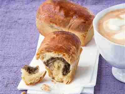 Schichtkuchen mit Nüssen