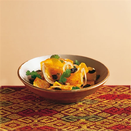 Orangen-Zwiebel-Salat mit frischem Koriander