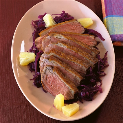 Ingwer-Entenbrust auf Ananas-Rotkohl