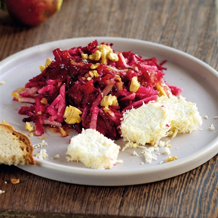 Rote-Bete-Apfel-Salat mit Käsetalern