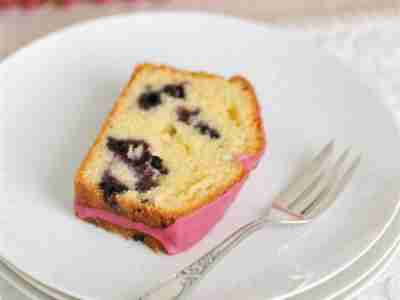 Pinker Heidelbeerkuchen