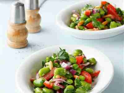Dicke-Bohnen-Salat mit Pinienkernen
