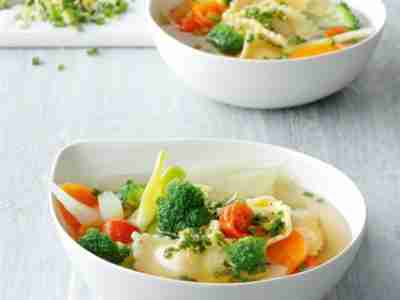 Ravioli-Gemüse-Suppe