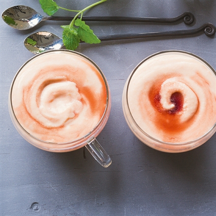 Rhabarber-Cassis-Creme