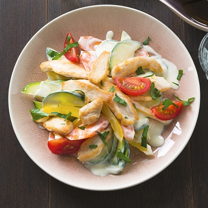 Grüne Zucchini mit Tomaten
