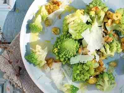 Romanesco mit Haselnussbutter