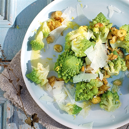 Romanesco mit Haselnussbutter