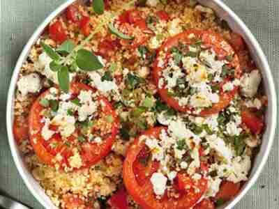 Tomaten im Couscous-Bett