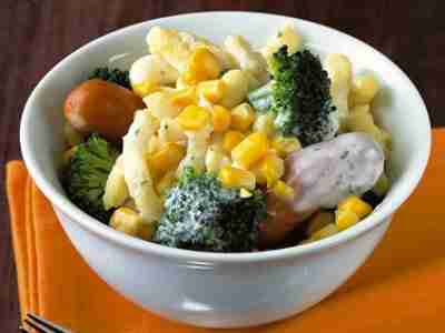 Bunter Spätzlesalat