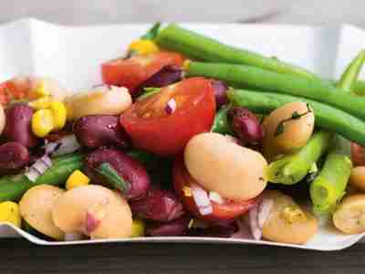 Bunter Bohnensalat mit Kräutern der Provence