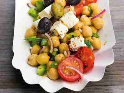 Kichererbsensalat mit Feta
