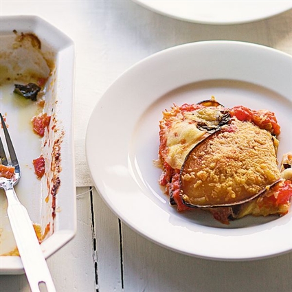 Auberginen-Parmigiana mit frischen Tomaten