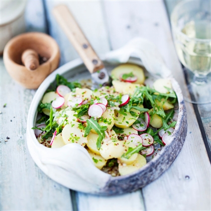 Vegetarischer Kartoffelsalat mit Radieschen