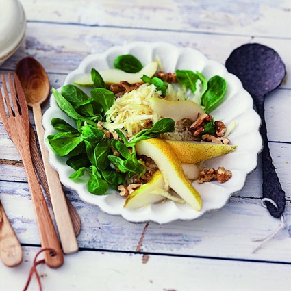 Pastinaken-Feldsalat mit Birne