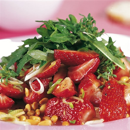 Rucola mit Erdbeeren