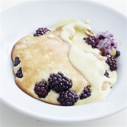 Brombeeren mit Mandelhaube