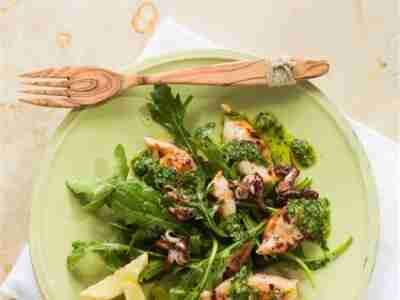 Gebratene Calamari mit Rucola
